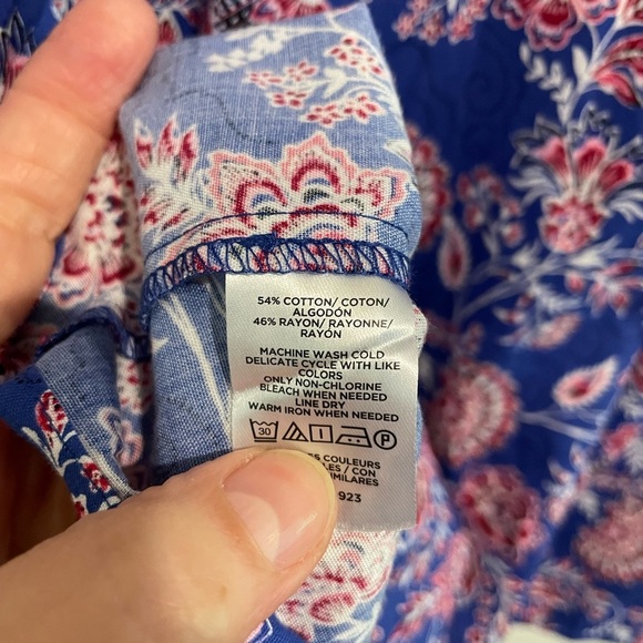 Loft Blue Red & White Floral Print Blouse. Size M - Picture 4 of 6